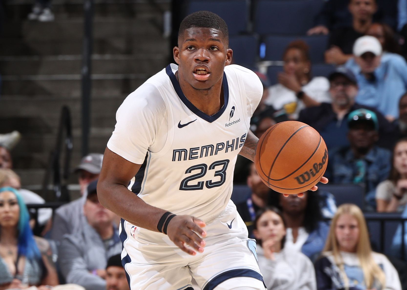 Em troca de Yang Hansen + três escolhas de draft! O novo jogador do Grizzlies, Coward, marcou 27 pontos hoje