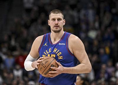 Jokic fez 11 assistências no intervalo e acertou apenas 1 chute. Seu valor pessoal mais-menos empatou com o primeiro lugar da equipe.