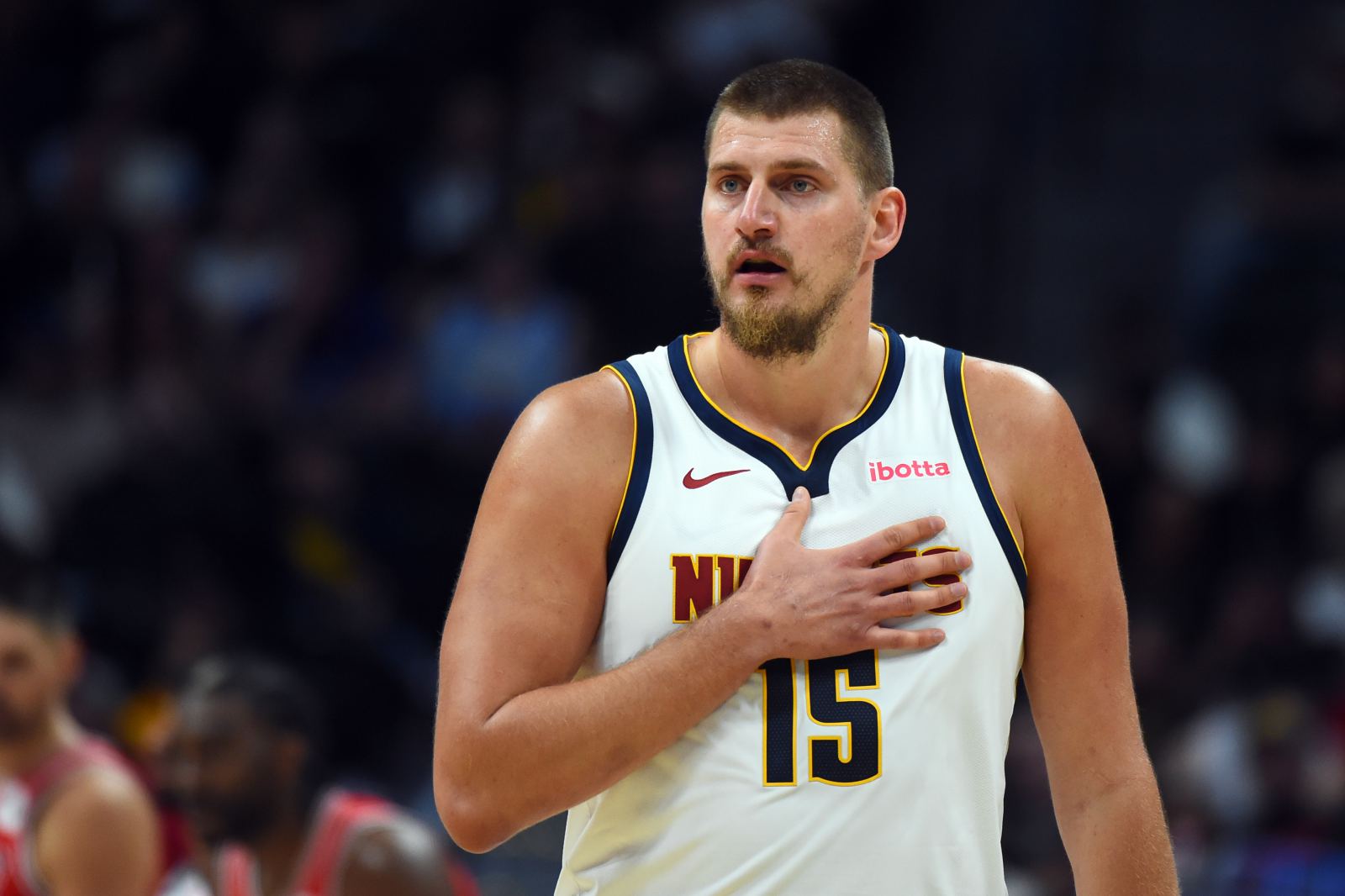 Jokic jogou 9 minutos no primeiro quarto com 0 arremessos e 0 pontos, e 7 assistências em um único quarto.