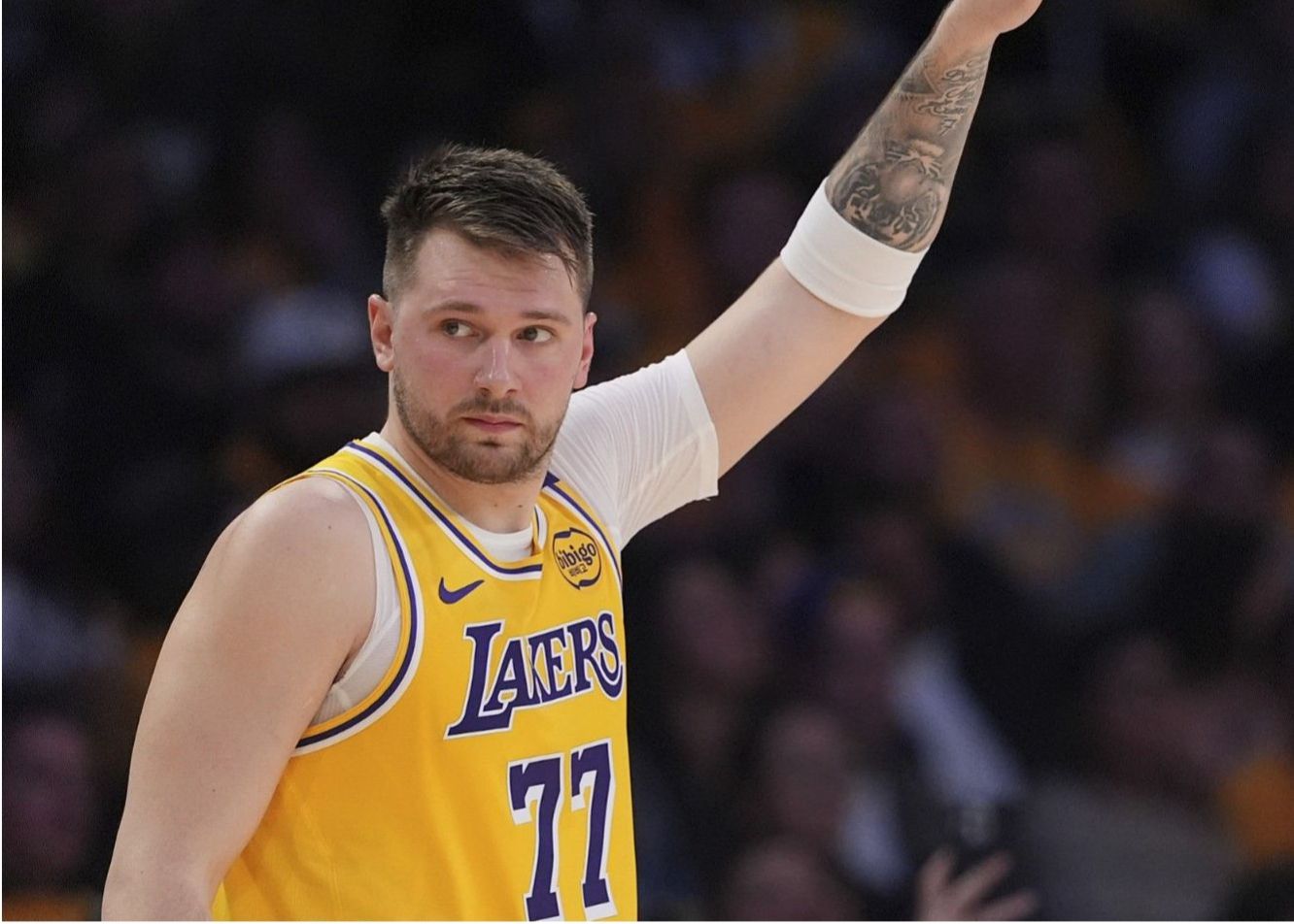 881 pontos em 30 jogos! Doncic ultrapassa Kareem Abdul-Jabbar e se torna o maior artilheiro do Lakers em 30 jogos