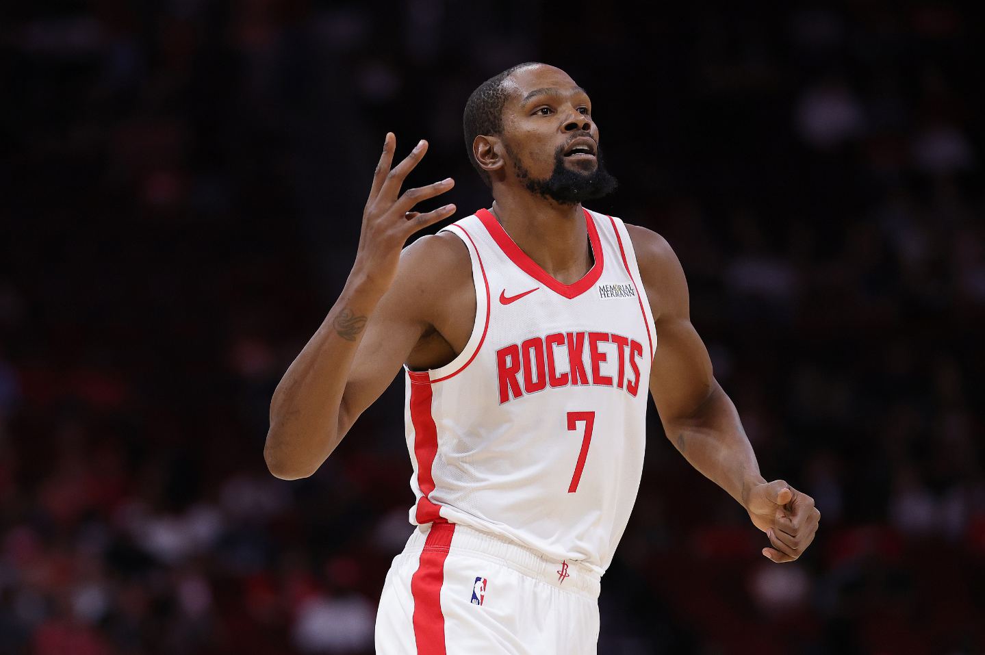 KD: Nossa vantagem é se podemos ser grandes ou pequenos, mas quando usar qual escalação é um teste para o treinador.