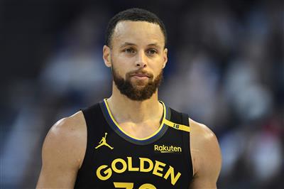 Curry: 2 vitórias e 1 derrota não é ruim dado o calendário apertado no início da temporada. Você sempre tem que testar a escalação no início da temporada.