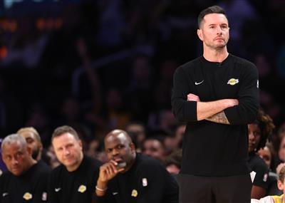 Reeves: Redick nos disse no intervalo para parar de ter outro terceiro quarto ruim