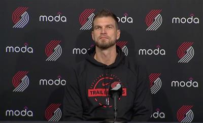 Splitter teve um bom início de carreira de treinador, ajudando os Trail Blazers a encerrar sua seqüência de 9 derrotas consecutivas contra os Warriors.
