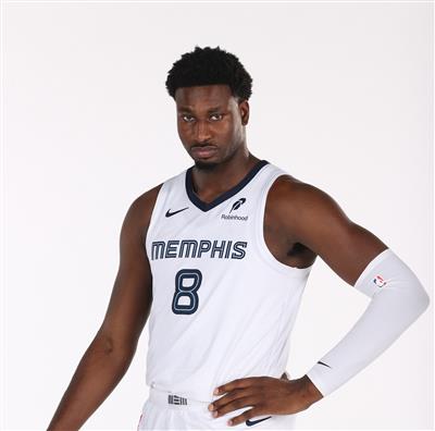 Perdeu a cabeça? Jaren Jackson Jr. cometeu 4 faltas em 13 minutos do intervalo, com mais-menos de -26