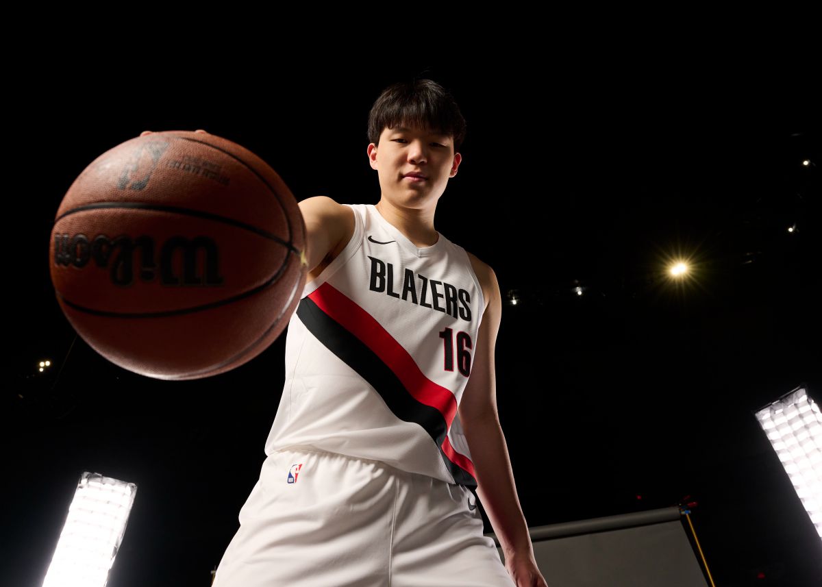 Meiji: Quando Yang Hansen entrou na arena para se aquecer, o DJ dos Trail Blazers tocou música chinesa