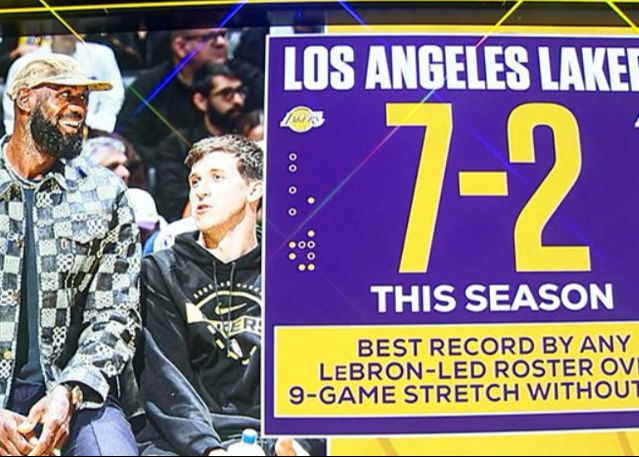 O Lakers começou com 7 vitórias e 2 derrotas, o melhor recorde da carreira de LeBron, quando ele perdeu 9 jogos.
