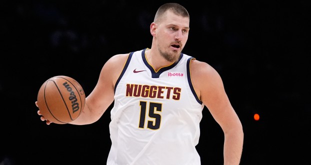 O ataque é suave! O Nuggets fez 19 assistências no primeiro tempo e marcou 68 pontos.
