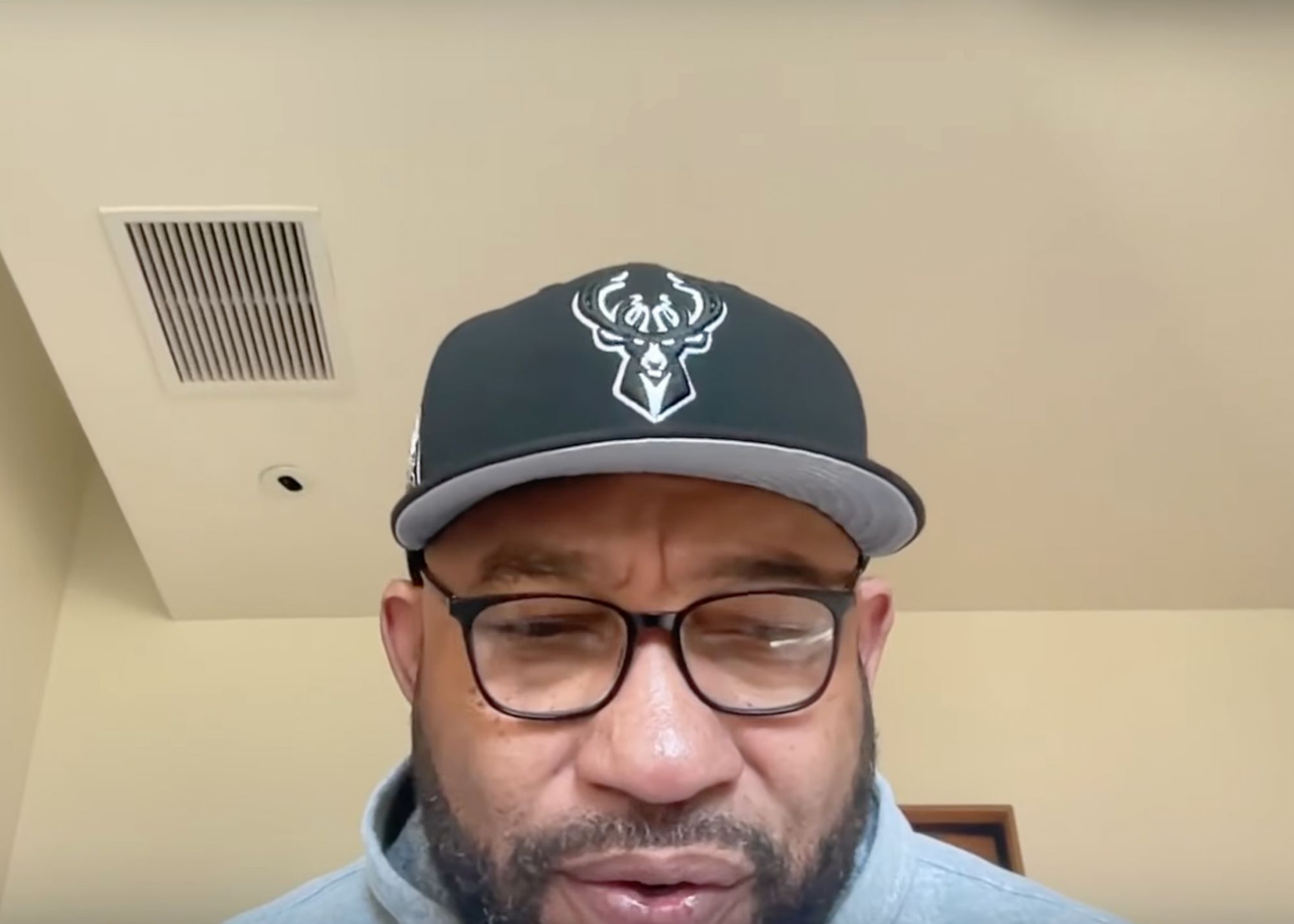 Hamm: Quando treinei o Lakers, a escalação era desequilibrada e havia vários problemas entre as estrelas.