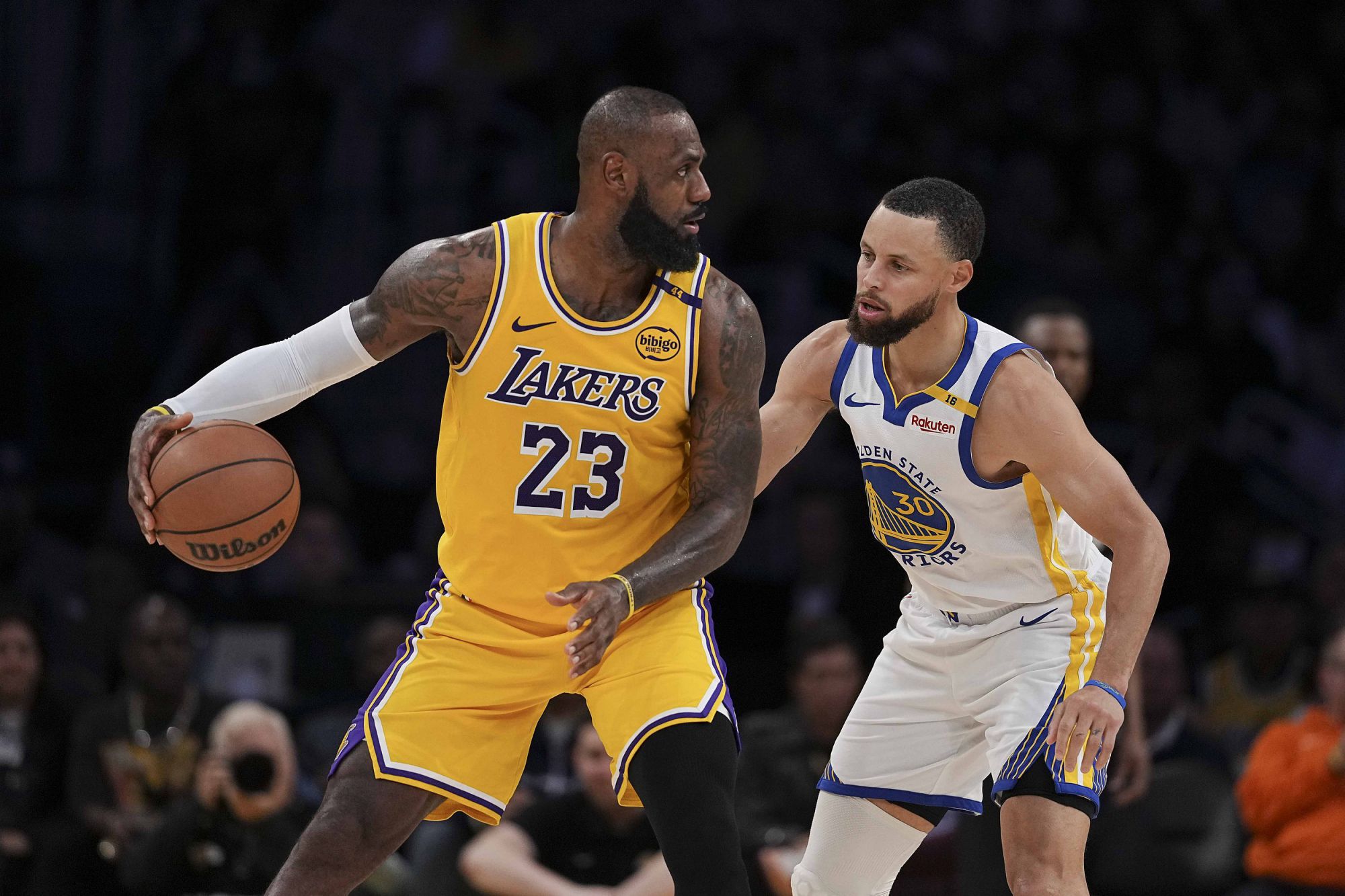 A mídia dos EUA faz um balanço das classificações de rendimento dos jogadores nesta temporada: James, Curry e Durant estão entre os três primeiros