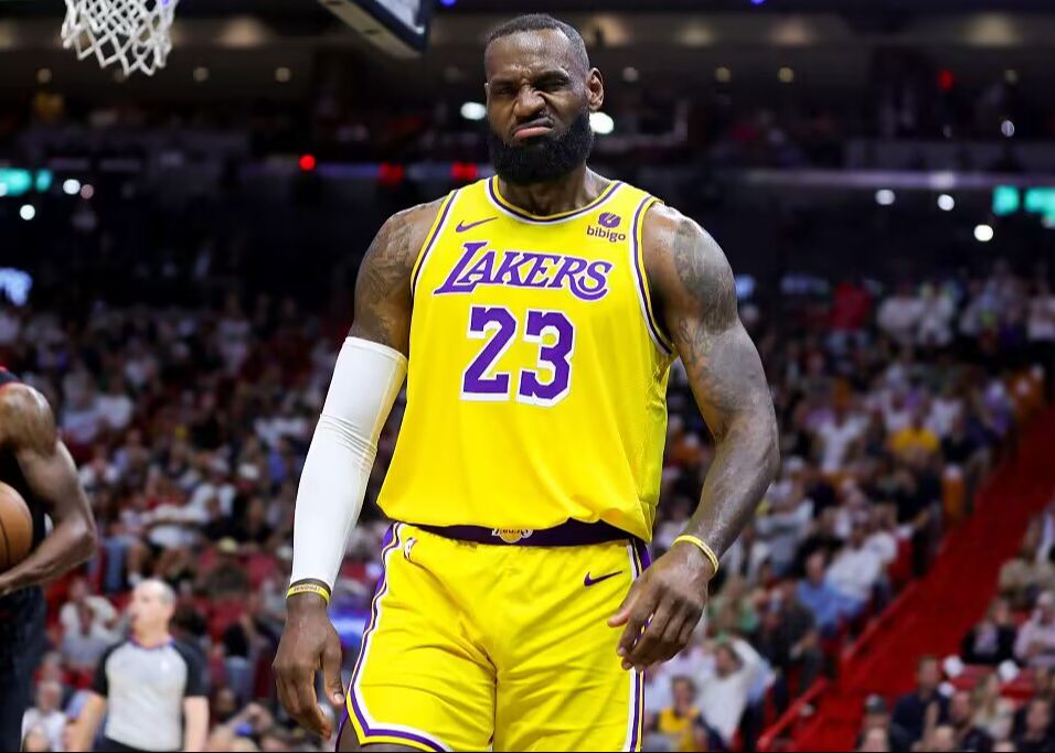 Repórter dos EUA: James nunca pediu uma troca, equipes que esperavam que ele espalhassem rumores deliberadamente