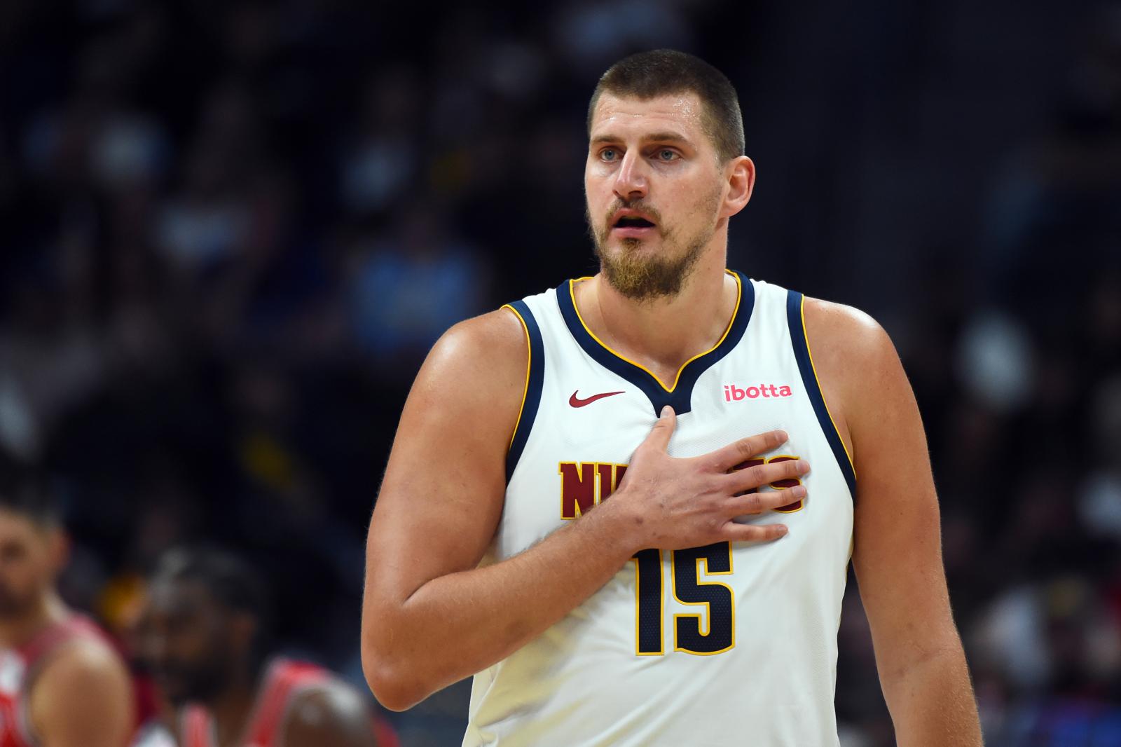Técnico do Nuggets: O excelente desempenho de Jokic em jogos consecutivos se deve ao fato de ele usar o tempo de descanso para manter seu corpo adequadamente
