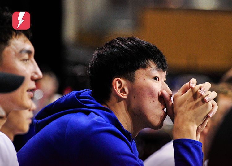 Zhou Qi enviou uma mensagem a Yang Hansen: Todos encontrarão várias dificuldades e espero que ele consiga ajustar sua mentalidade.