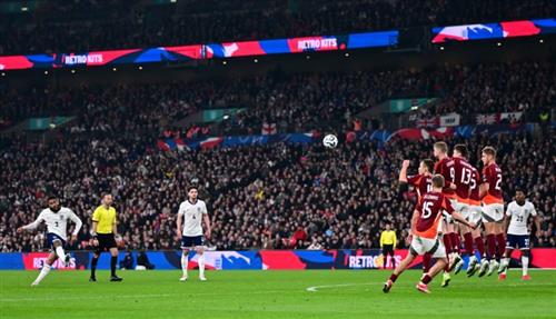 Inglaterra vs Letónia