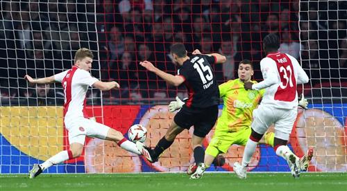Ajax x Eintracht Frankfurt