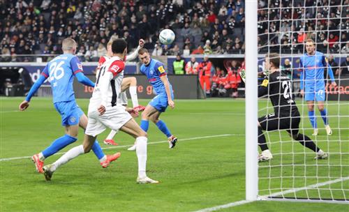 Eintracht Frankfurt x Kiel Holstein