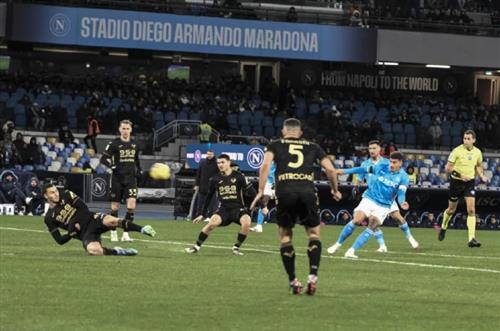 Assistência VS Hellas Verona