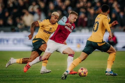 West Ham United x Lobos