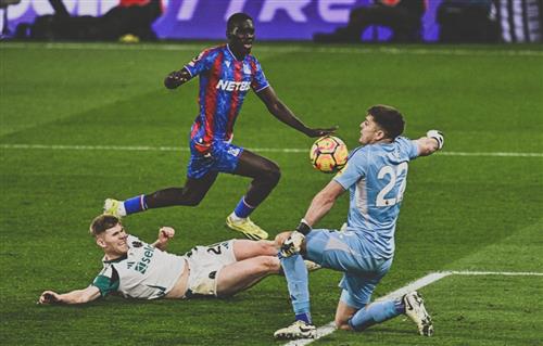 Crystal Palace x Newcastle United
