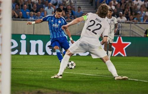 Placar Slovan Bratislava x Midtjylland