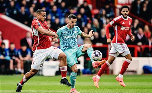 Nottingham Forest x Lobos