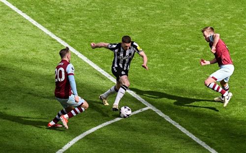 Newcastle United x West Ham United