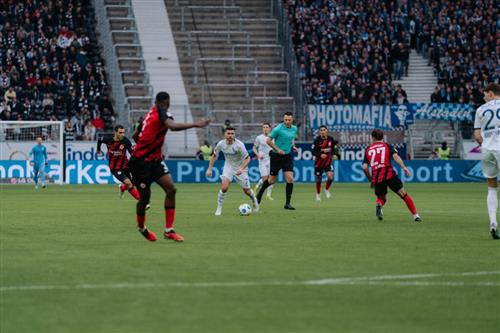 E. Eintracht Frankfurt x VfL Bochum