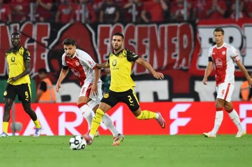 Rotterweis Essen x Borussia Dortmund