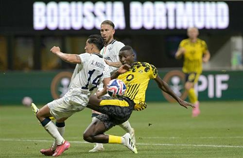 Dortmund x Monterrei