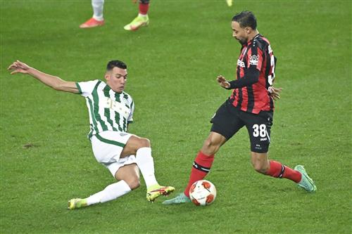 B. Leverkusen x Ferencváros