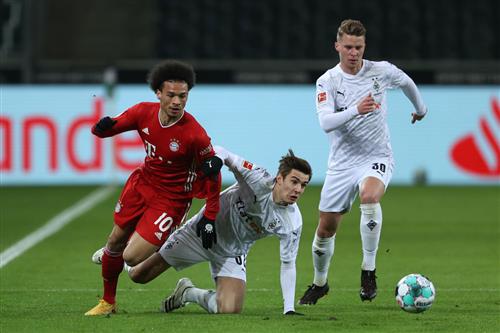 B. Gladbach x Bayern de Munique