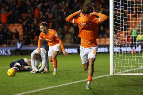 Blackpool x Nottingham