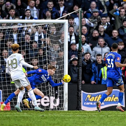 Cardiff City x Leeds United
