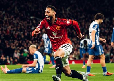 O Rei Lobo mostra seu poder! Cunha marcou o primeiro gol de sua carreira nos Red Devils com um chute na frente do gol, dando ao Manchester United uma vantagem de 1 a 0.