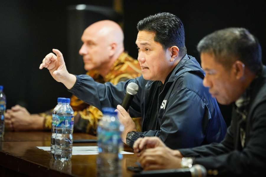 Thohir: Não se precipite na escolha de um treinador. Quem diz que Van Gaal quer treinar a Indonésia é mentiroso