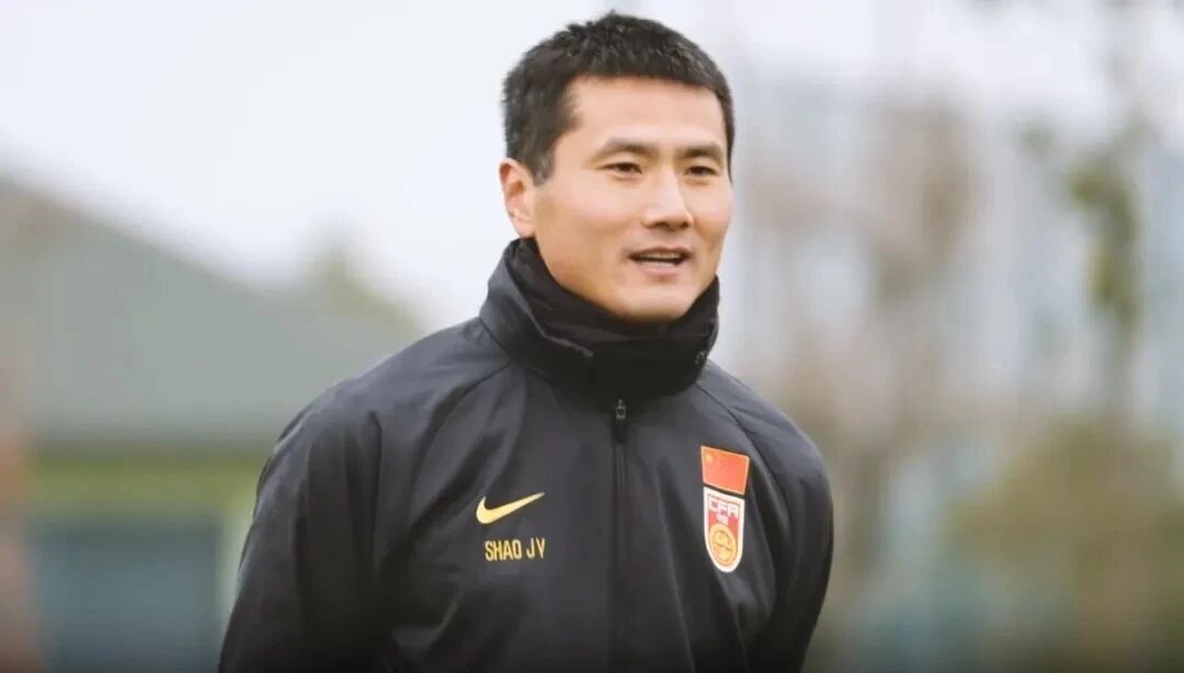 Repórter: Esperava-se que Shao Jia treinasse Guoan, mas um jogador veterano expressou sua vontade de retornar à seleção nacional de futebol para Shao Shuai.