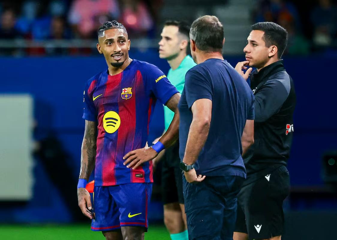 Mídia ocidental: Flick está insatisfeito com a recorrência da antiga lesão de Rafinha e exige explicação da equipe de recuperação