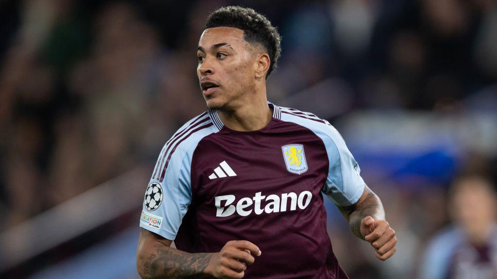 Rogers deu 16 assistências esportivas nas últimas duas temporadas, perdendo apenas para Salah entre os jogadores da Premier League no mesmo período.