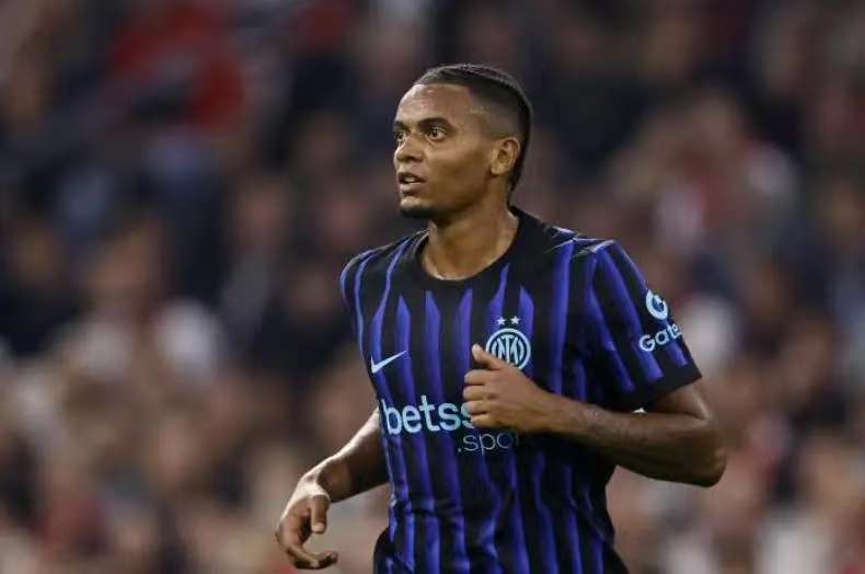 Akanji: Temos a iniciativa de nos classificar e prometemos marcar três pontos e esperamos continuar na Inter de Milão
