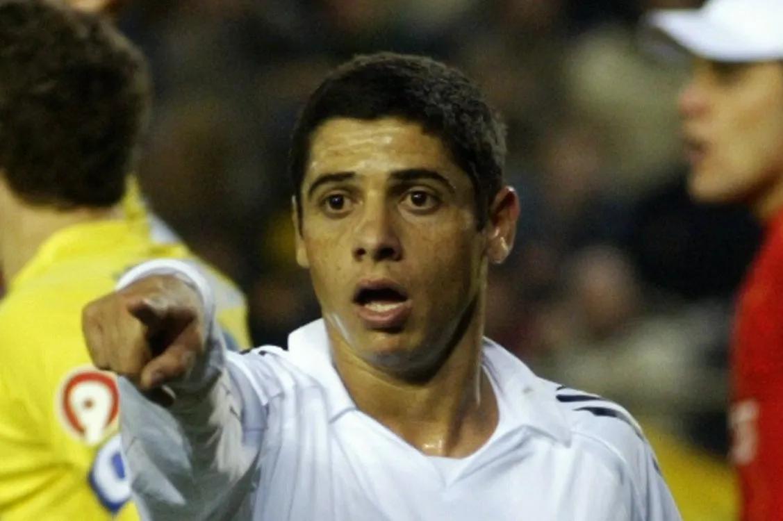 Cicinho: Quando jogava no Real Madrid, bebia 10 garrafas de cerveja por dia e muitas vezes ia treinar bêbado.