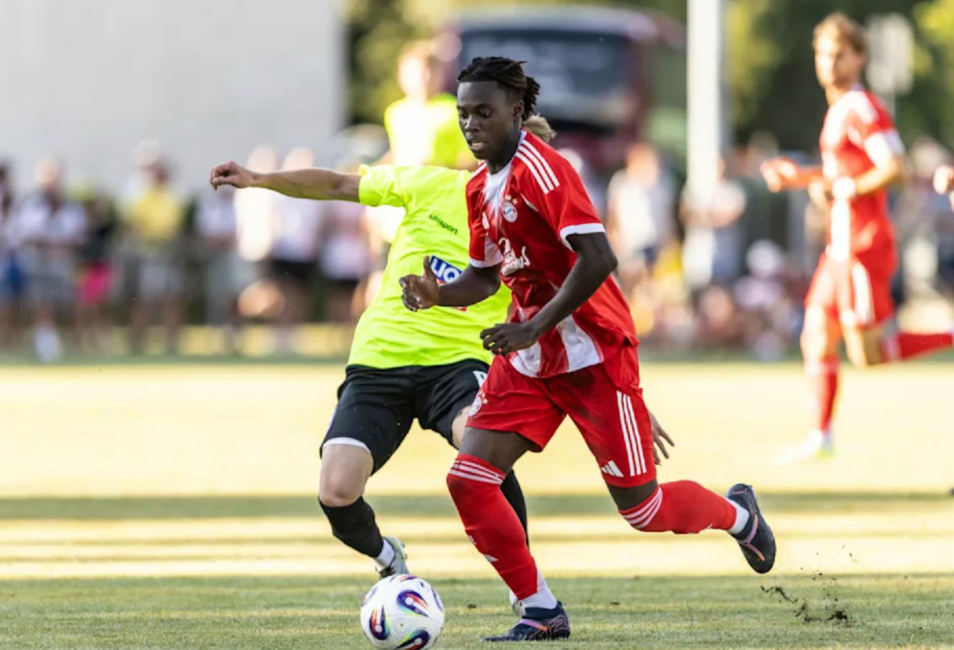 Bild: Jogador do Bayern de Munique, de 17 anos, foi mandado de volta ao seu antigo clube após frequentar casas noturnas