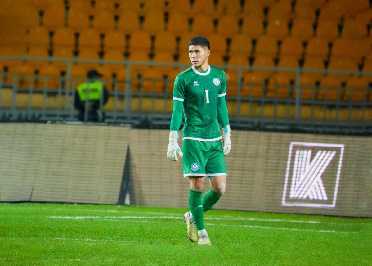 Estatísticas do goleiro do Cazaquistão contra a Bélgica: Contribuiu com 8 defesas + impediu extremamente companheiros de equipe de gols contra