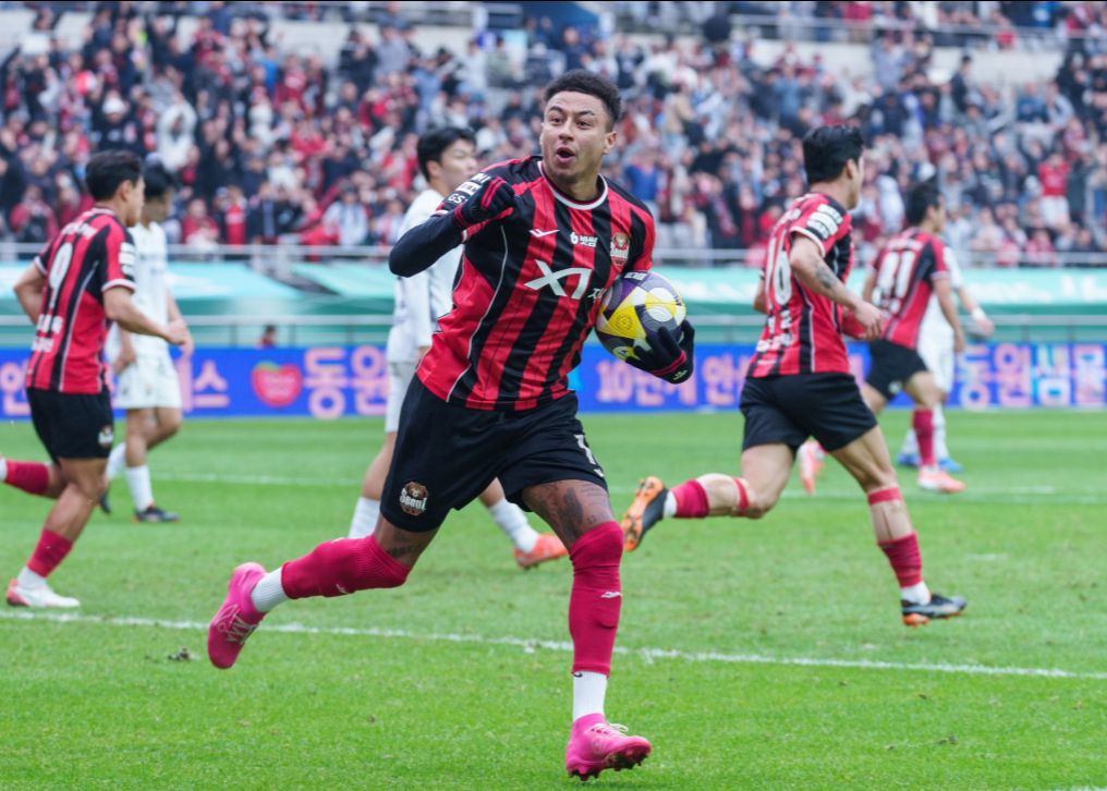 Lingard: Adoro o apartamento com uma bela vista em Seul, e a Coreia do Sul tem os melhores produtos para a pele