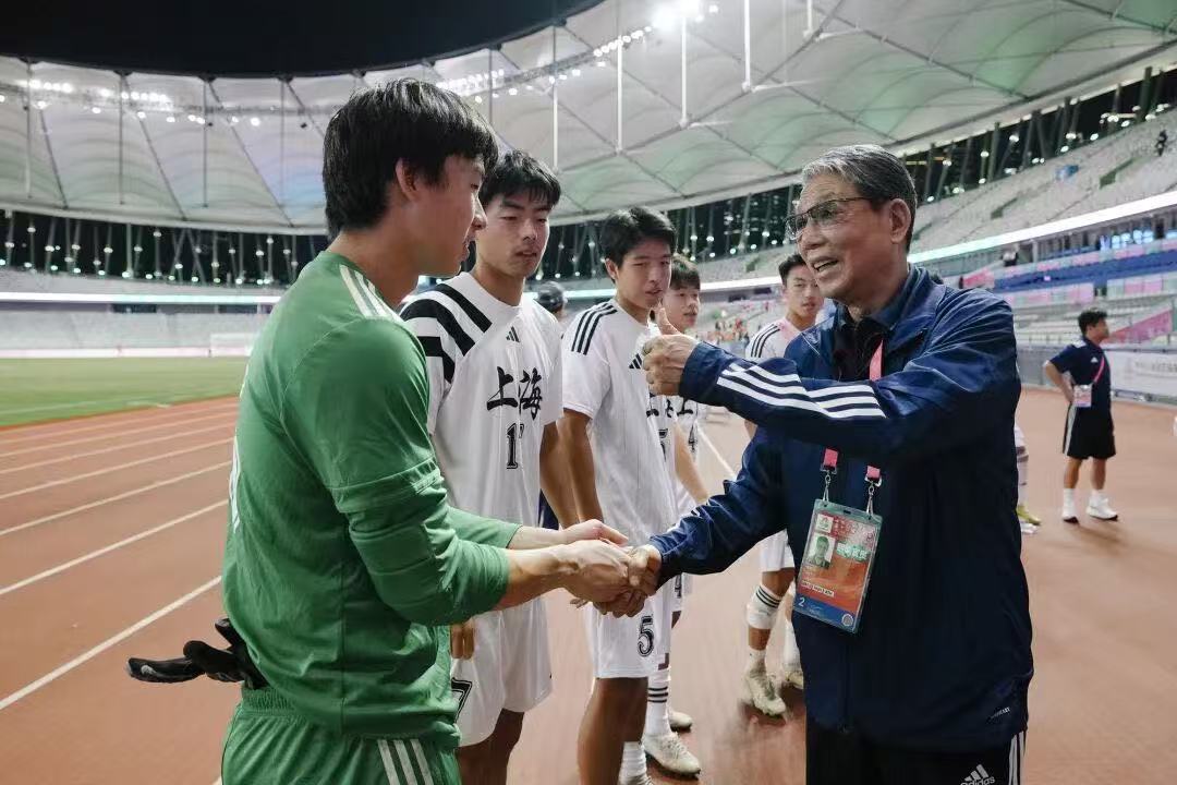 Xu Genbao: É muito cansativo liderar a equipe para participar dos Jogos Nacionais. Espero que os jovens jogadores sejam melhores que Wu Lei